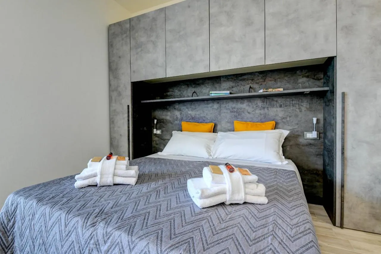 Holiday Apartments Brenzone Italien